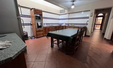 Casa 6 ambientes sobre lote propio - Villa Crespo