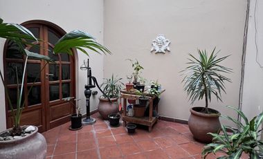 Casa 6 ambientes sobre lote propio - Villa Crespo