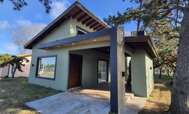 Casa en venta - 3 Dormitorios 2 Baños - Costa del Este