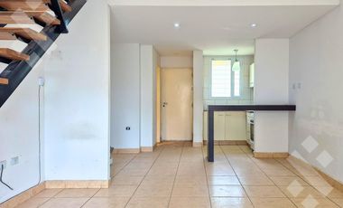 VENTA DE DUPLEX DOS DORMITORIOS - CENTENARIO