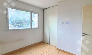VENTA DE DUPLEX DOS DORMITORIOS - CENTENARIO