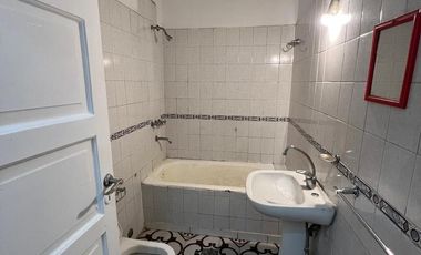 Hipólito Yrigoyen al 3900. PH en Lanús Oeste