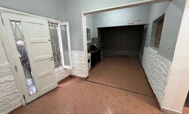 Hipólito Yrigoyen al 3900. PH en Lanús Oeste