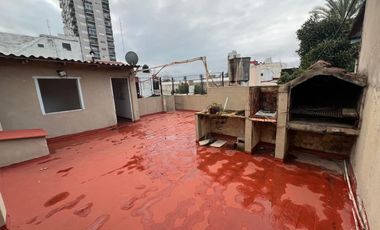 Hipólito Yrigoyen al 3900. PH en Lanús Oeste