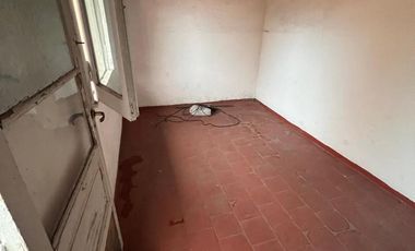 Hipólito Yrigoyen al 3900. PH en Lanús Oeste