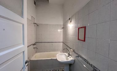 Hipólito Yrigoyen al 3900. PH en Lanús Oeste