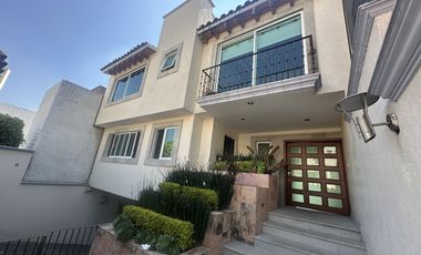 Venta Interlomas excelente Casa en privada con Jardín