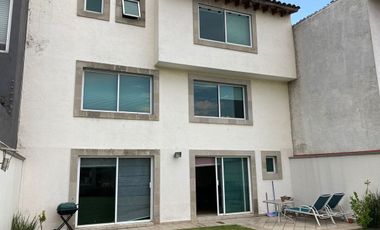 Venta Interlomas excelente Casa en privada con Jardín