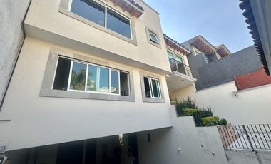 Venta Interlomas excelente Casa en privada con Jardín
