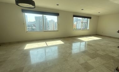 Venta Interlomas excelente Casa en privada con Jardín