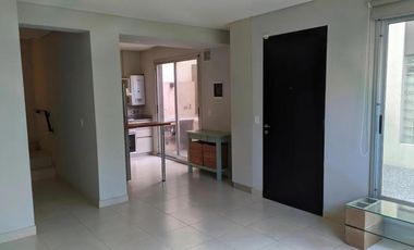 Dúplex en venta - 2 Dormitorios 2 Baños - San Fernando