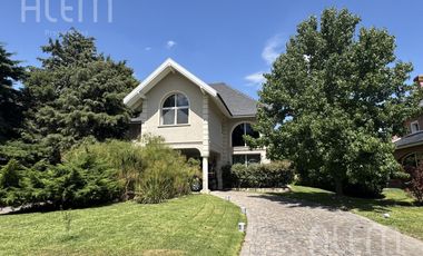 Casa de 4 dormitorios en venta en Canning