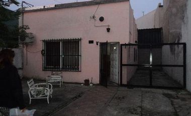VENTA CASA 3 AMB 225 M2 COCHERA LANUS OESTE