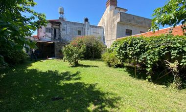 3 Locales dos 2 dptos y fondo libre todo en block