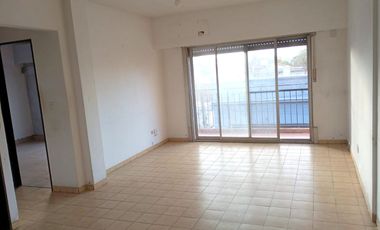 Departamento por escalera 2 amb con terraza y balcon apto credito SIN EXPENSAS