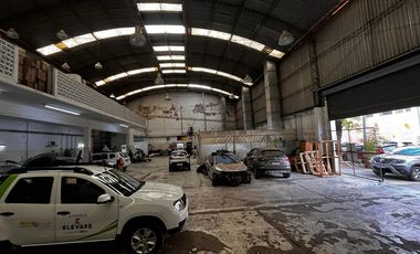 Desarrollado s/cinco lotes unificados con sup. de 860 m2 de forma rectangular, en Gerli