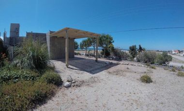 Casa en venta - 2 Dormitorios 1 Baño - 398Mts2 - Playas Doradas