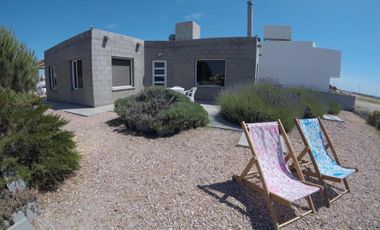 Casa en venta - 2 Dormitorios 1 Baño - 398Mts2 - Playas Doradas