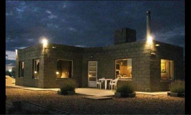 Casa en venta - 2 Dormitorios 1 Baño - 398Mts2 - Playas Doradas