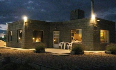 Casa en venta - 2 Dormitorios 1 Baño - 398Mts2 - Playas Doradas
