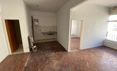 Centro-Montevideo esq.Perón-2amb fte-A nuevo-Categoría- 45m2