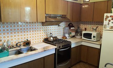 EDIFICIO COMERCIAL CON VIVIENDA, LOCAL Y SALON