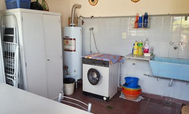 EDIFICIO COMERCIAL CON VIVIENDA, LOCAL Y SALON