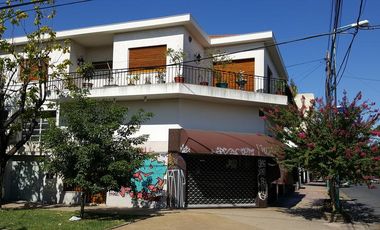 EDIFICIO COMERCIAL CON VIVIENDA, LOCAL Y SALON