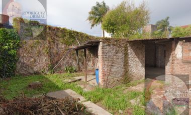 Galpón y oficina de trabajo en Turdera - 686 m2, lote en 