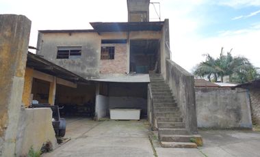 Galpón y oficina de trabajo en Turdera - 686 m2, lote en 