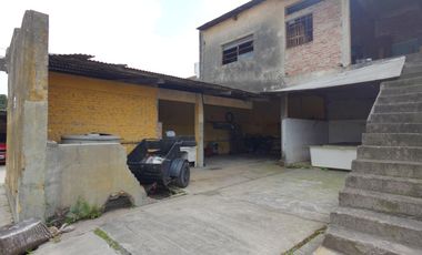 Galpón y oficina de trabajo en Turdera - 686 m2, lote en 