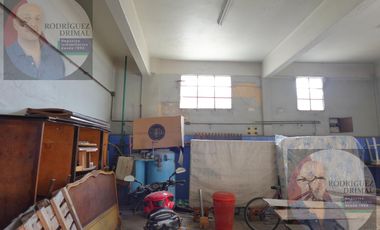 Galpón y oficina de trabajo en Turdera - 686 m2, lote en 