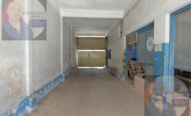 Galpón y oficina de trabajo en Turdera - 686 m2, lote en 