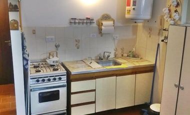 Amplio mono ambiente - Todos los servicios !!!