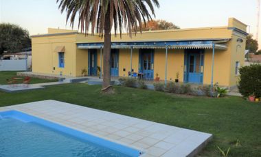 Casa en venta - 3 Dormitorios 2 Baños - 840Mts2 - Uriburu, La Pampa