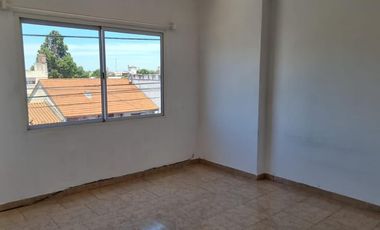 Locales y deptos en Block CON RENTA