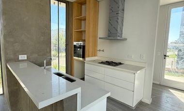 Casa 4 ambientes con pileta en venta y alquiler - Hudson Park