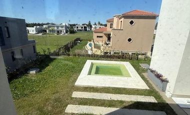 Casa 4 ambientes con pileta en venta y alquiler - Hudson Park