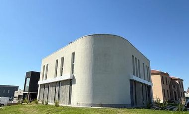 Casa 4 ambientes con pileta en venta y alquiler - Hudson Park