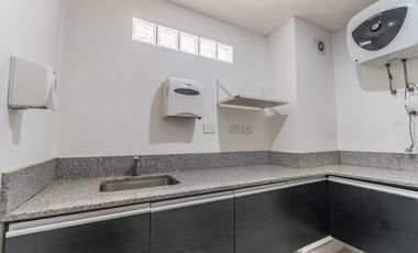 Oficina en edificio corporativo alquiler Centro / Retiro Impecable lista para entrar