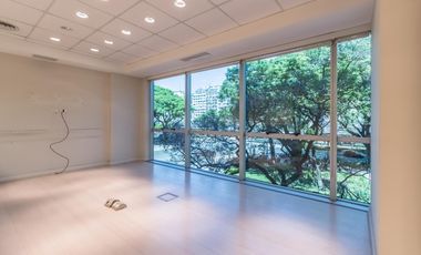 Oficina en edificio corporativo alquiler Centro / Retiro Impecable lista para entrar