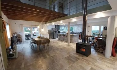 Casa en venta - 4 Dormitorios 2 Baños - Sierra de Los Padres