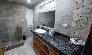 Casa en venta - 4 Dormitorios 2 Baños - Sierra de Los Padres