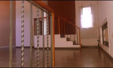 ARGUELLO-GRAN CASA-4 Dorm-1 suite/vestidor-4 baños-Cava-Doble cochera-Pileta- 3 terrazas