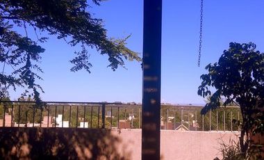 ARGUELLO-GRAN CASA-4 Dorm-1 suite/vestidor-4 baños-Cava-Doble cochera-Pileta- 3 terrazas