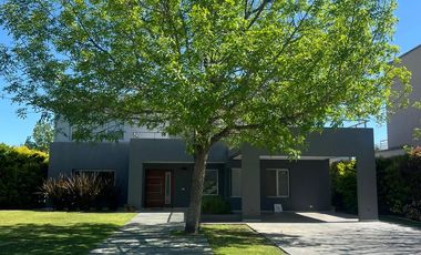 Casa en venta en La Lomada, Pilar - 6 Ambientes