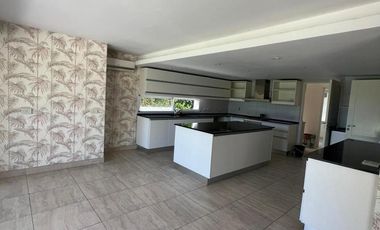 Casa en venta en La Lomada, Pilar - 6 Ambientes