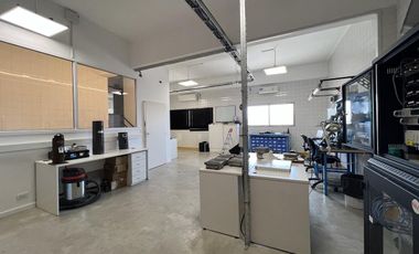 depósito y oficinas en dos plantas - APTO CREDITO-Avellaneda