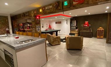 Casa 6 ambientes 3 plantas con ascensor venta alquiler Abril