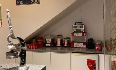 Casa 6 ambientes 3 plantas con ascensor venta alquiler Abril